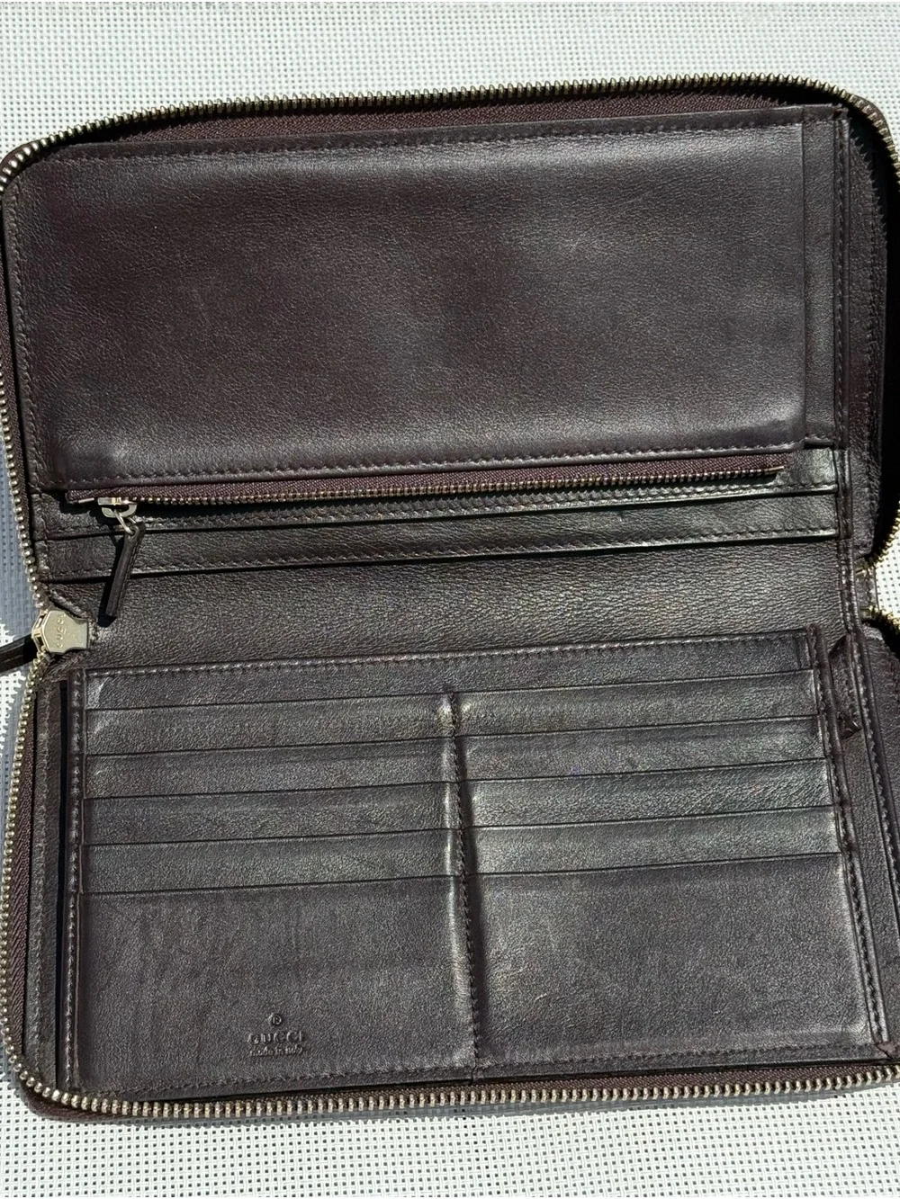 Gucci Dark Brown Embossed GG Zip Wallet - Picture 6 of 7
